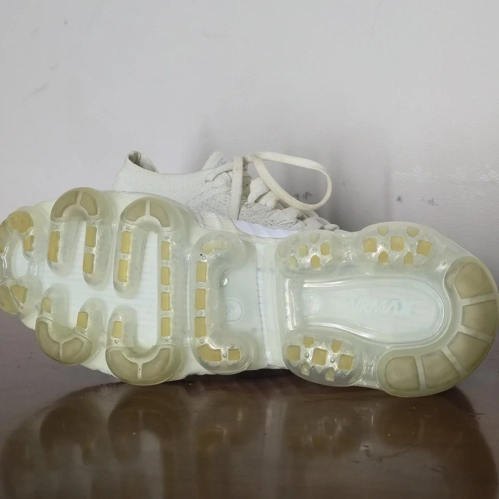 Nike Air VaporMax Flyknit Shoes Womens 7.5 White Running Sneaker 849557-100